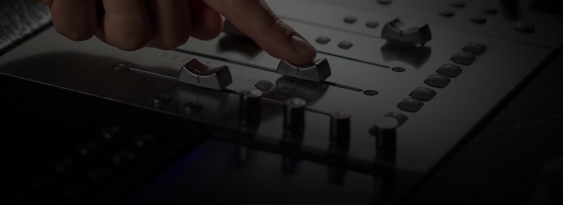 COPERTINA HYBRID STREAMING